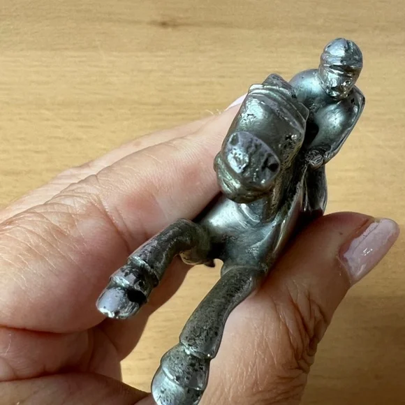RARE VINTAGE SILVER TONE EQUESTRIAN HORSE JOCKEY CAR HOOD ORNAMENT FROM EUROPE - Picture 5 of 16